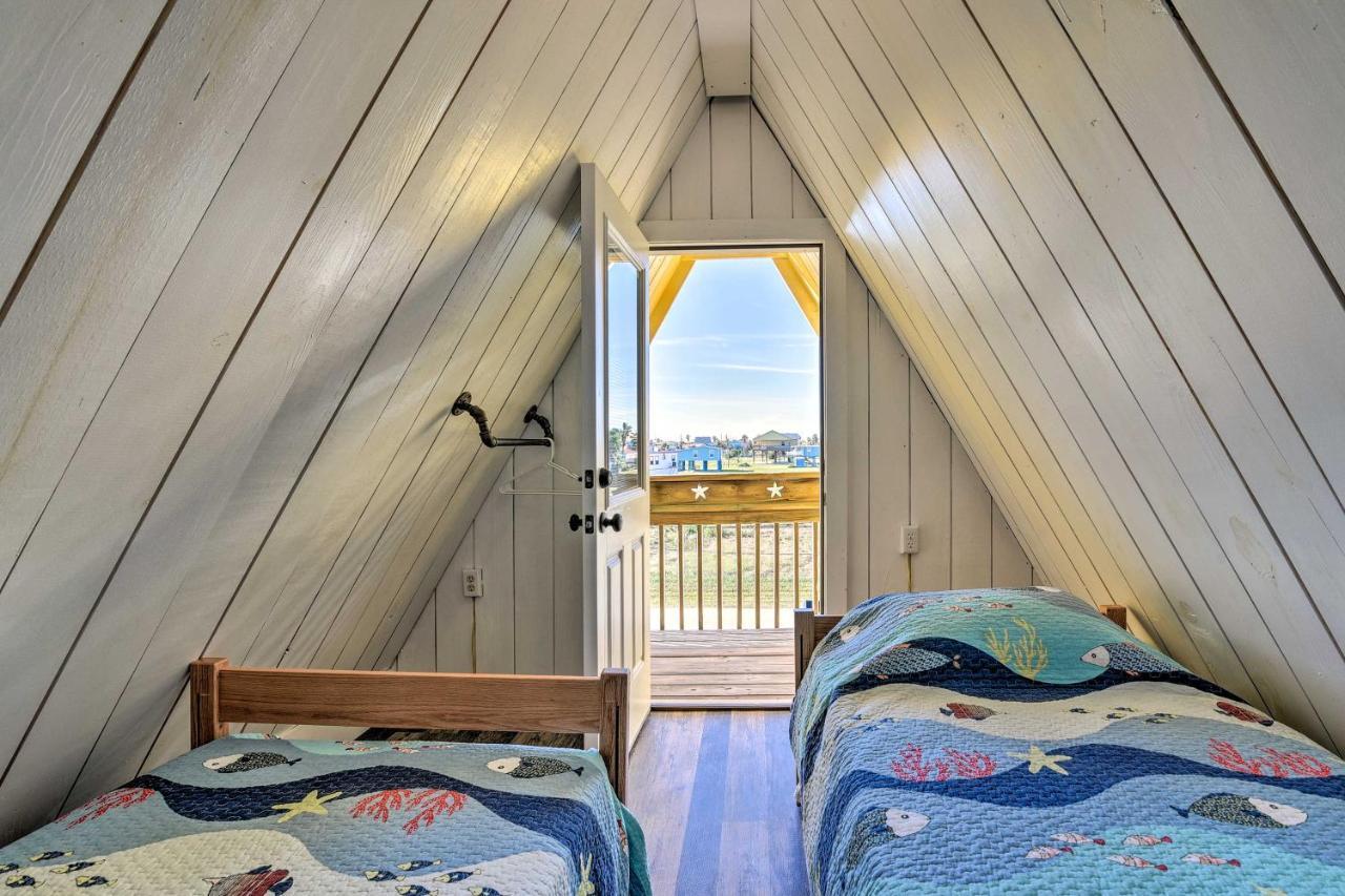 A-Frame Home With Deck - 2 Blocks To Surfside Beach! Kültér fotó